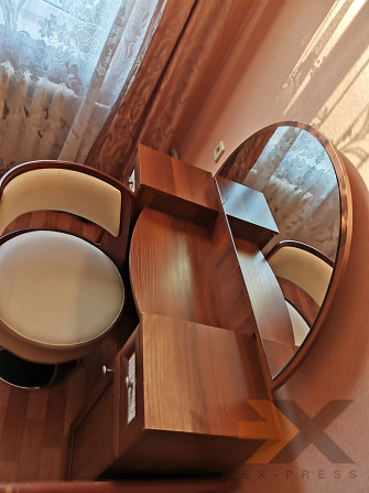 Трюмо с зеркалом, стул Магадан - изображение 1
