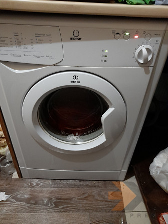 Продаётся стиральная машина Indesit Магадан - изображение 1
